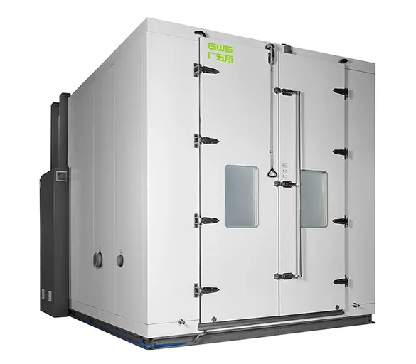 Из модульных панелей Климатическая камера большого размера типа Walk-In